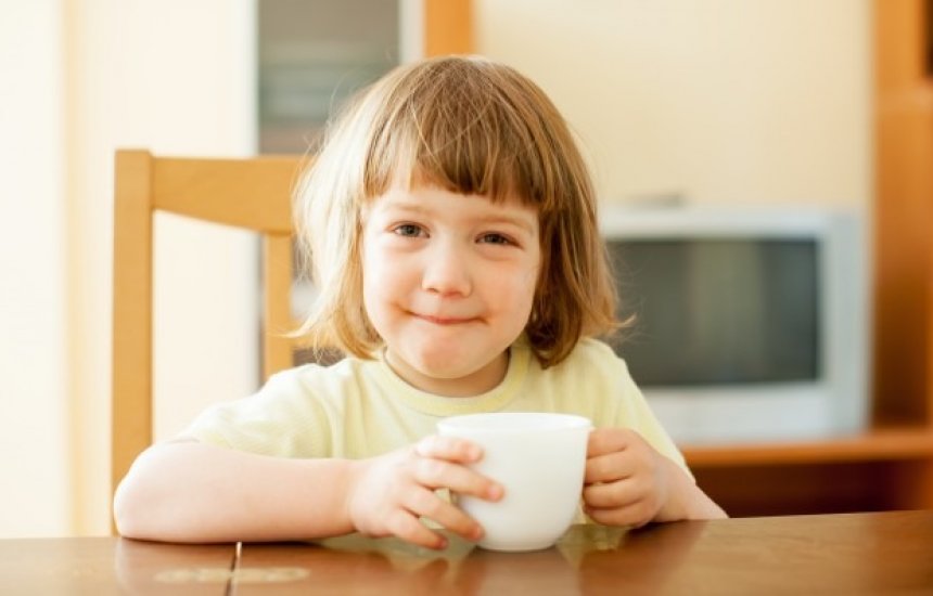 [Criança pode ser alérgica à proteína do leite: 8 sinais indicam]