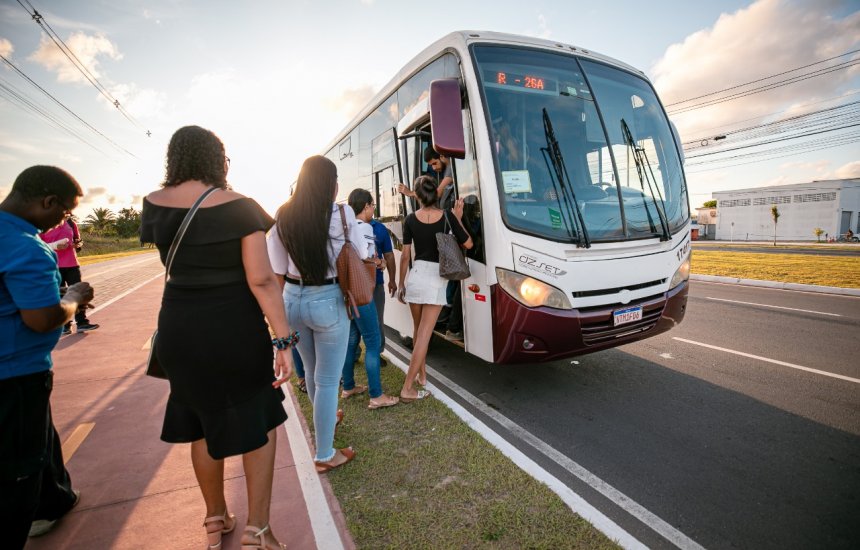 Usuários do Transporte Universitário de Camaçari devem realizar o recadastramento até dia 31 de janeiro