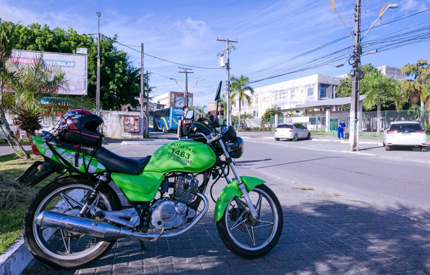 [Renovação de alvará para mototaxistas segue até o mês de julho em Camaçari ]